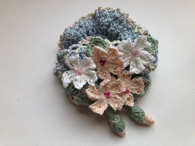 ハンドメイド ボリューム シュシュ 春♪春♪さくら♪さくら♪ < 女性ファッション  ハンドメイド ボリューム シュシュ 春♪春♪さくら♪さくら♪ < 女性ファッションの