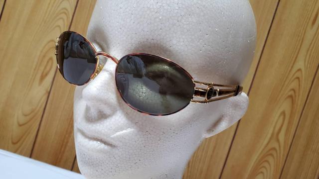 正規 レア フェンディ ラグジュアリーアート サングラス 茶系 アイコンロゴ エンブレム メタルコールドライン アイウェア 付属有 < ブランド  正規 レア フェンディ ラグジュアリーアート サングラス 茶系 アイコンロゴ エンブレム メタルコールドライン アイウェア 付属有 < ブランドの