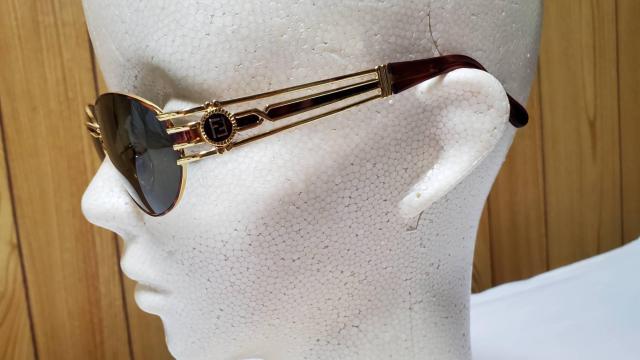 正規 レア フェンディ ラグジュアリーアート サングラス 茶系 アイコンロゴ エンブレム メタルコールドライン アイウェア 付属有 < ブランド  正規 レア フェンディ ラグジュアリーアート サングラス 茶系 アイコンロゴ エンブレム メタルコールドライン アイウェア 付属有 < ブランドの