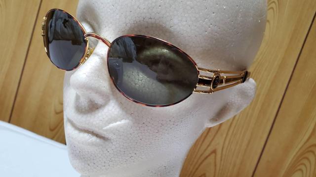 正規 レア フェンディ ラグジュアリーアート サングラス 茶系 アイコンロゴ エンブレム メタルコールドライン アイウェア 付属有 < ブランド  正規 レア フェンディ ラグジュアリーアート サングラス 茶系 アイコンロゴ エンブレム メタルコールドライン アイウェア 付属有 < ブランドの