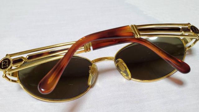 正規 レア フェンディ ラグジュアリーアート サングラス 茶系 アイコンロゴ エンブレム メタルコールドライン アイウェア 付属有 < ブランド  正規 レア フェンディ ラグジュアリーアート サングラス 茶系 アイコンロゴ エンブレム メタルコールドライン アイウェア 付属有 < ブランドの