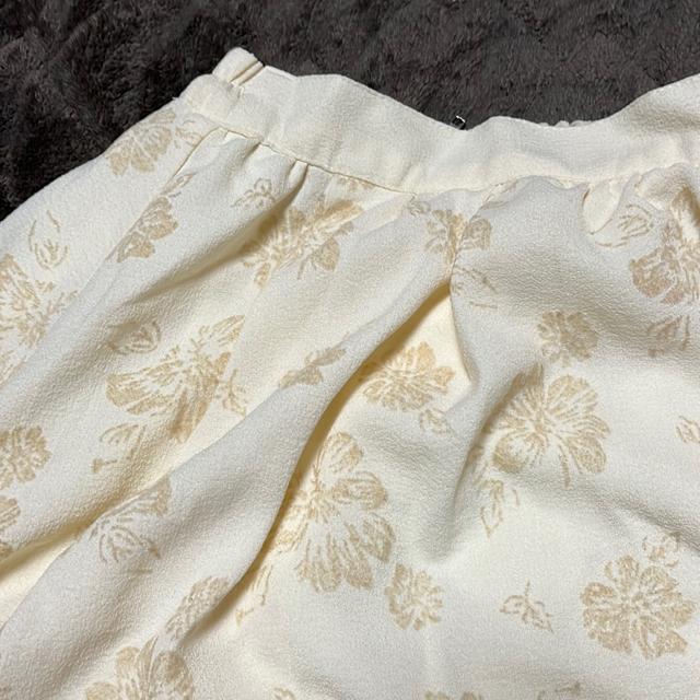 タンス整理品 衣類 おまとめOK ホームクリーニング済み スカート Mサイズ クリーム色 < 女性ファッション  タンス整理品 衣類 おまとめOK ホームクリーニング済み スカート Mサイズ クリーム色 < 女性ファッションの