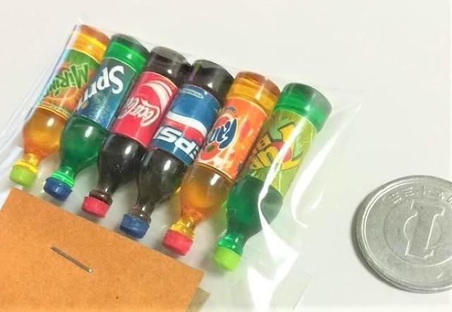 ミニチュア★ペットボトルドリンク★ジュース6本セット★ドールハウスに★ < おもちゃ  ミニチュア★ペットボトルドリンク★ジュース6本セット★ドールハウスに★ < おもちゃの