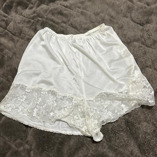 タンス整理品 衣類 おまとめOK ホームクリーニング済み ペチパンツ クリーム色 トリンプ Mサイズ ◎ < 女性ファッション  タンス整理品 衣類 おまとめOK ホームクリーニング済み ペチパンツ クリーム色 トリンプ Mサイズ ◎  < 女性ファッションの