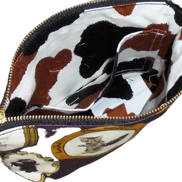 【21p幅】◆絵画フレーム黒猫・白猫×濃紫地◆ファスナーポーチ < 女性ファッション 【21p幅】◆絵画フレーム黒猫・白猫×濃紫地◆ファスナーポーチ < 女性ファッションの