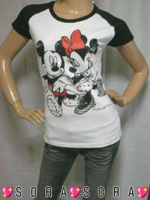 ディズニー【ミッキー&ミニー】可愛い♪フロント&ネック裏地ミッキー&ミニープリントロゴ ラメ Tシャツ < 女性ファッション ディズニー【ミッキー&ミニー】可愛い♪フロント&ネック裏地ミッキー&ミニープリントロゴ ラメ Tシャツ < 女性ファッションの