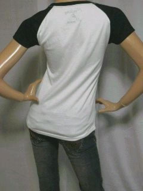 ディズニー【ミッキー&ミニー】可愛い♪フロント&ネック裏地ミッキー&ミニープリントロゴ ラメ Tシャツ < 女性ファッション ディズニー【ミッキー&ミニー】可愛い♪フロント&ネック裏地ミッキー&ミニープリントロゴ ラメ Tシャツ < 女性ファッションの