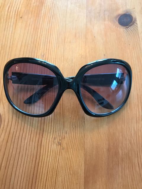 ●黒縁サングラス● < 女性ファッション  ●黒縁サングラス●  < 女性ファッションの