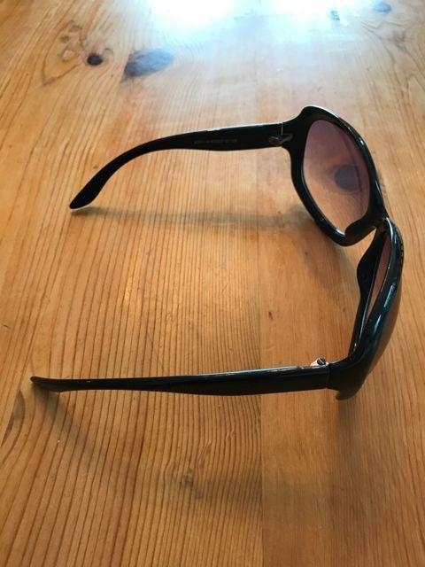 ●黒縁サングラス● < 女性ファッション  ●黒縁サングラス● < 女性ファッションの