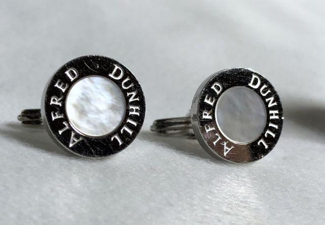 正規良 限定! Dunhillダンヒル ホワイトシェル×SV925 ロゴカフス カフリンクス ボタン ビジネス○スーツ < ブランド  正規良 限定! Dunhillダンヒル ホワイトシェル×SV925 ロゴカフス カフリンクス ボタン ビジネス○スーツ  < ブランドの