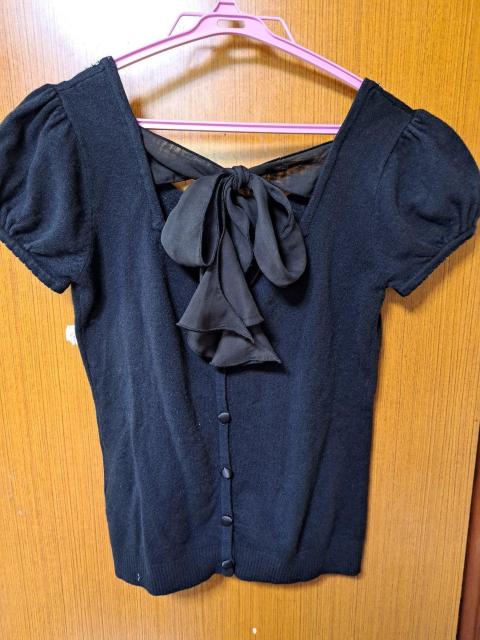 �A�@���̃j�b�g�̃g�b�v�X �� �����t�@�b�V������ 