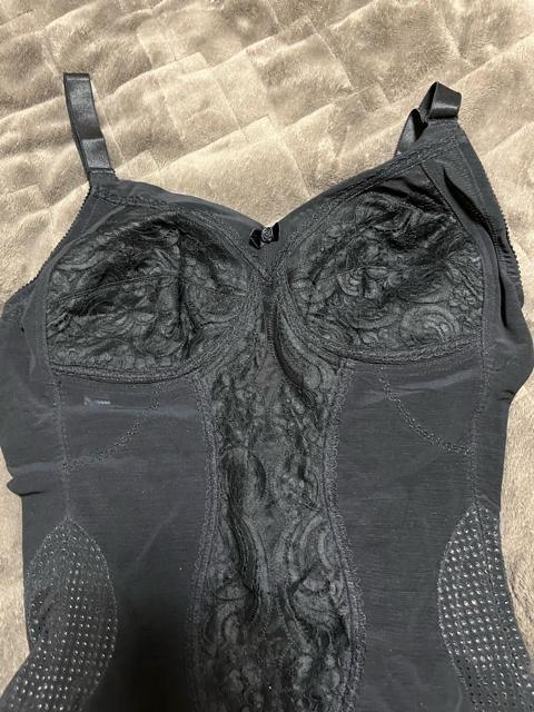 タンス整理品 衣類 おまとめOK ホームクリーニング済み ボディスーツ ブラック A85 ◎◎ < 女性ファッション  タンス整理品 衣類 おまとめOK ホームクリーニング済み ボディスーツ ブラック A85 ◎◎ < 女性ファッションの