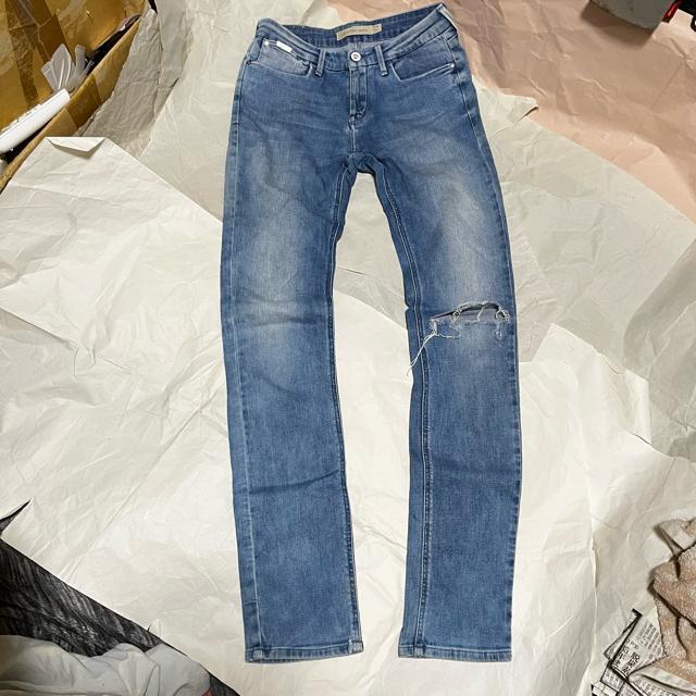 【カルバンクラインジーンズ】 スリム / ストレッチ / スキニーデニム 28 ダメージ加工 ジーンズ < ブランド 【カルバンクラインジーンズ】 スリム / ストレッチ / スキニーデニム 28 ダメージ加工 ジーンズ < ブランドの