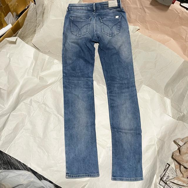 【カルバンクラインジーンズ】 スリム / ストレッチ / スキニーデニム 28 ダメージ加工 ジーンズ < ブランド 【カルバンクラインジーンズ】 スリム / ストレッチ / スキニーデニム 28 ダメージ加工 ジーンズ < ブランドの