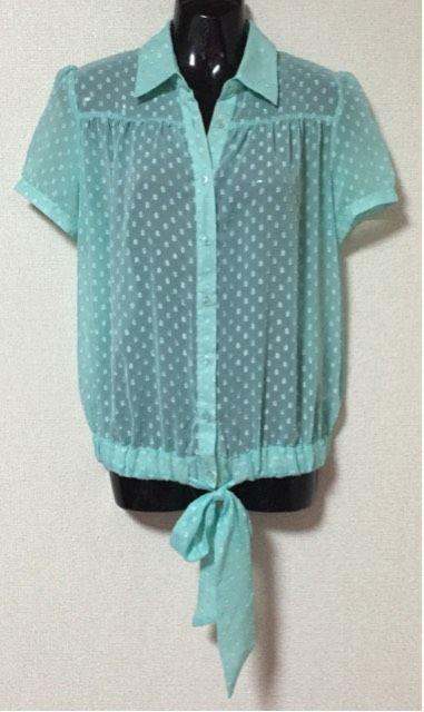 【新品】透け感☆ドット柄シフォン裾リボンブラウス < 女性ファッション  【新品】透け感☆ドット柄シフォン裾リボンブラウス  < 女性ファッションの