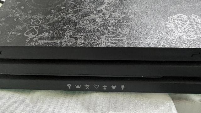PS4 Pro (キングダムハーツV 限定モデル) < ゲーム本体/ソフト  PS4 Pro (キングダムハーツV 限定モデル) < ゲーム本体/ソフトの