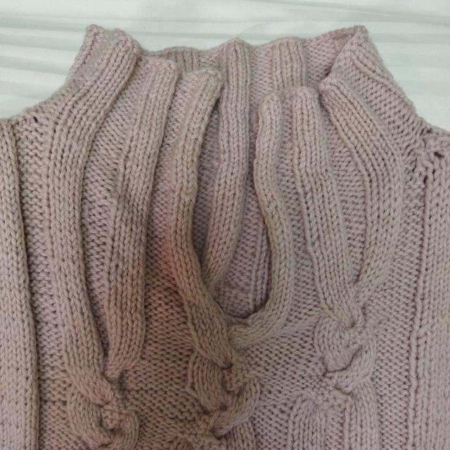 手編み ハンドメイド くすみピンク 縄編み ゆったりベスト ハイネック < 女性ファッション  手編み ハンドメイド くすみピンク 縄編み ゆったりベスト ハイネック < 女性ファッションの