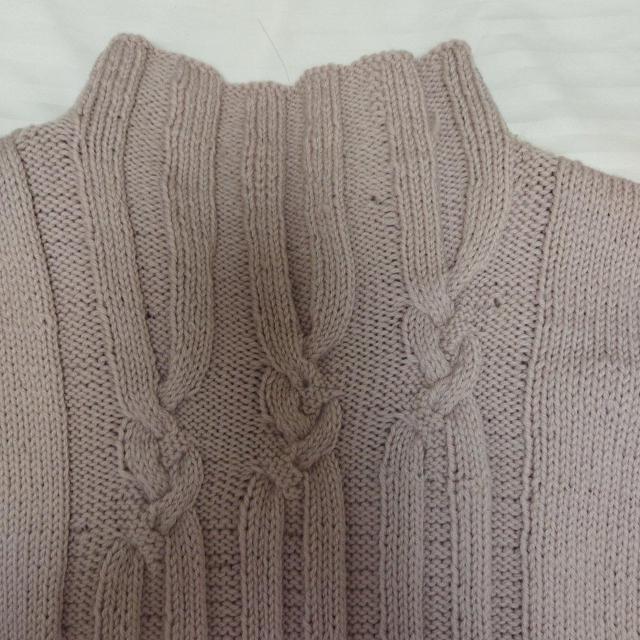 手編み ハンドメイド くすみピンク 縄編み ゆったりベスト ハイネック < 女性ファッション  手編み ハンドメイド くすみピンク 縄編み ゆったりベスト ハイネック < 女性ファッションの