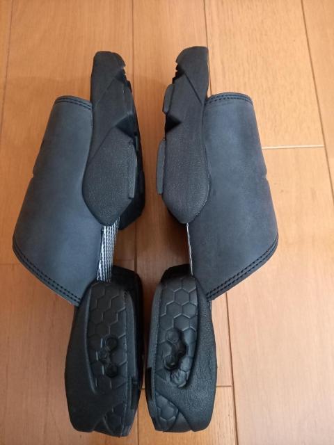 58%オフ!ポンプフューリー、サンダル(黒、27) < 女性ファッション  58%オフ!ポンプフューリー、サンダル(黒、27) < 女性ファッションの