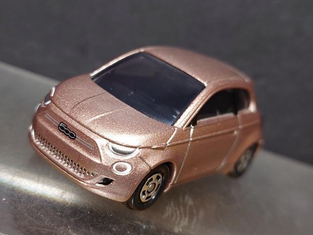 ★赤箱トミカ16★フィアット500e★ < ホビー ★赤箱トミカ16★フィアット500e★ < ホビーの