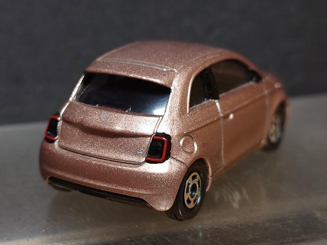 ★赤箱トミカ16★フィアット500e★ < ホビー ★赤箱トミカ16★フィアット500e★ < ホビーの