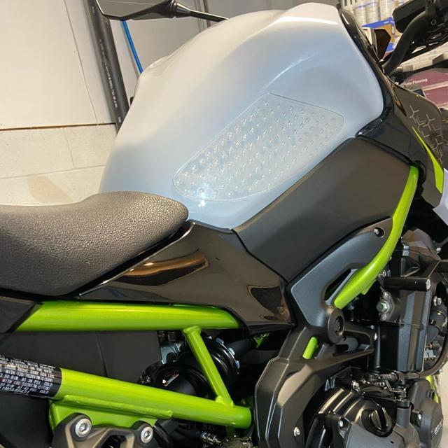 バイクタンクニーグリップパッド透明 タンクプロテクター タンクトラクションパッド タンク傷防止のプロテクター タンクサイドパッド < 自動車/バイク バイクタンクニーグリップパッド透明 タンクプロテクター タンクトラクションパッド タンク傷防止のプロテクター タンクサイドパッド < 自動車/バイク