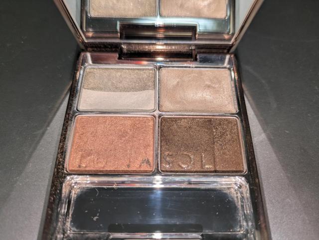 ルナソル美品モデリンググロッシーアイズ#04WarmBeigeオレンジベージュ系アイシャドウカネボウケース少し傷あり < ブランド ルナソル美品モデリンググロッシーアイズ#04WarmBeigeオレンジベージュ系アイシャドウカネボウケース少し傷あり < ブランドの