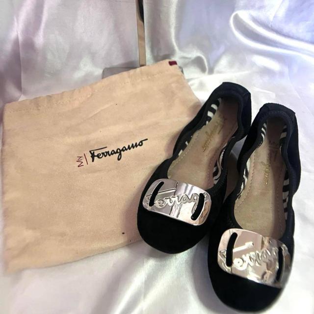 サルヴァトーレフェラガモ FERRAGAMOバレエシューズ フラットシューズ 22cm < ブランド サルヴァトーレフェラガモ FERRAGAMOバレエシューズ フラットシューズ 22cm < ブランドの