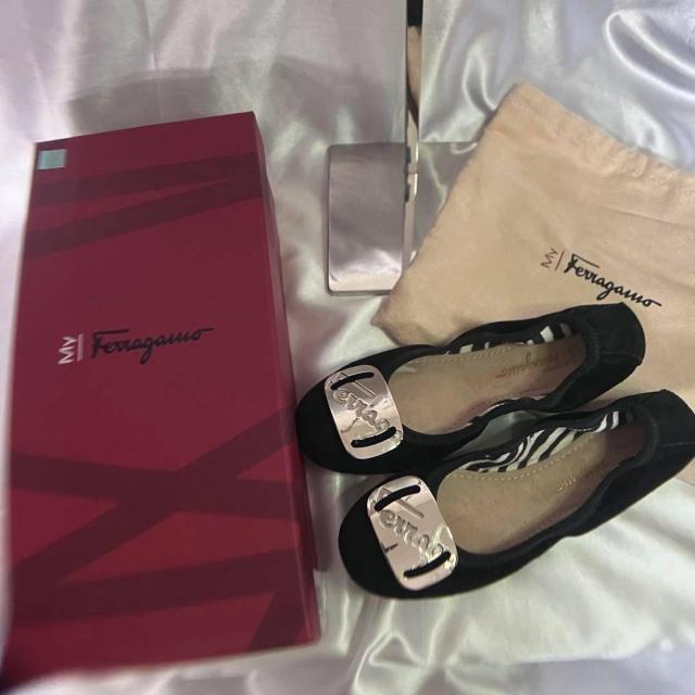 サルヴァトーレフェラガモ FERRAGAMOバレエシューズ フラットシューズ 22cm < ブランド サルヴァトーレフェラガモ FERRAGAMOバレエシューズ フラットシューズ 22cm < ブランドの