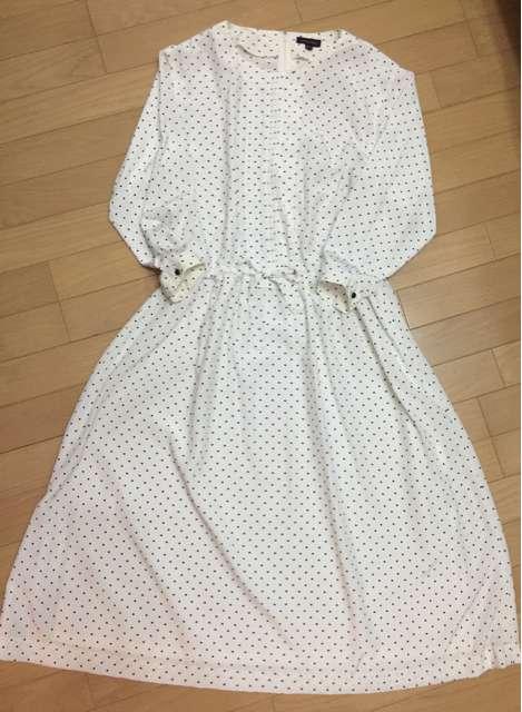 ホワイト×黒水玉 ロング長袖ゆるりシルエットワンピース < 女性ファッション  ホワイト×黒水玉 ロング長袖ゆるりシルエットワンピース  < 女性ファッションの
