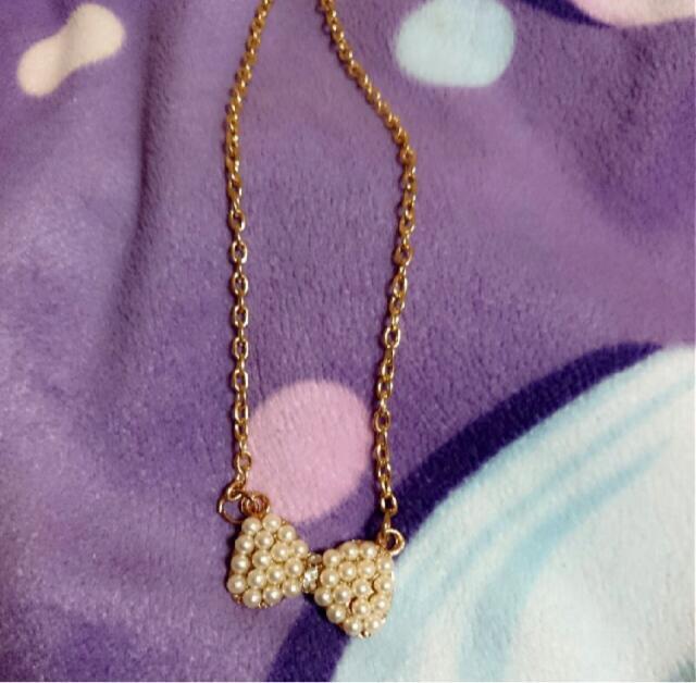 新品未使用 パールリボンネックレス < 女性アクセサリー/時計  新品未使用 パールリボンネックレス  < 女性アクセサリー/時計の