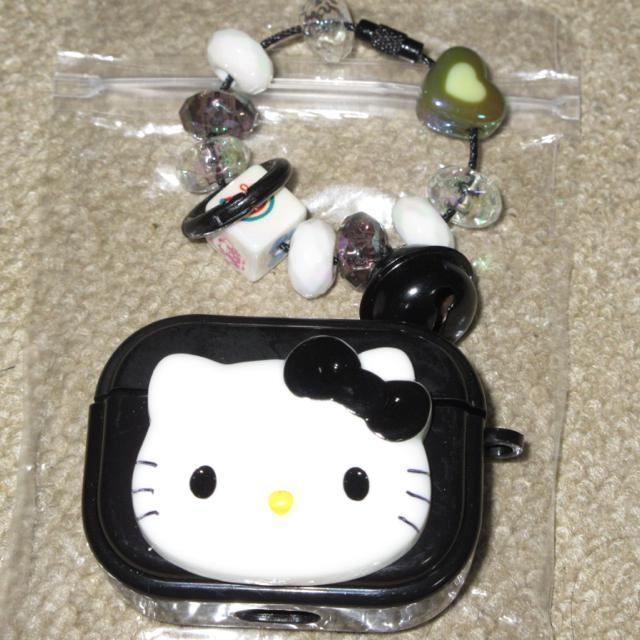 未使用☆ハローキティ*AirPods Pro用ケース*キーホルダー付き(ブラック)デコ素材 < 家電/AV  未使用☆ハローキティ*AirPods Pro用ケース*キーホルダー付き(ブラック)デコ素材  < 家電/AVの