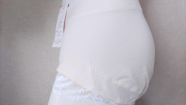 グラモア 新品タグ付き Lサイズ エクリュホワイト 定価1980円 < 女性ファッション  グラモア 新品タグ付き Lサイズ エクリュホワイト 定価1980円 < 女性ファッションの