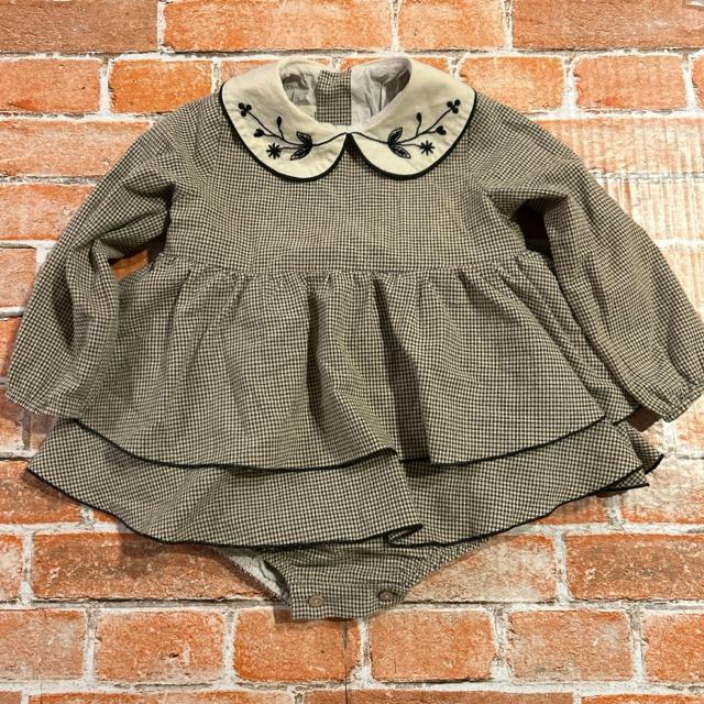 Popelinチェック柄 ロンパース 花刺繍付き襟 18-24m < キッズ/ベビー  Popelinチェック柄 ロンパース 花刺繍付き襟 18-24m  < キッズ/ベビーの