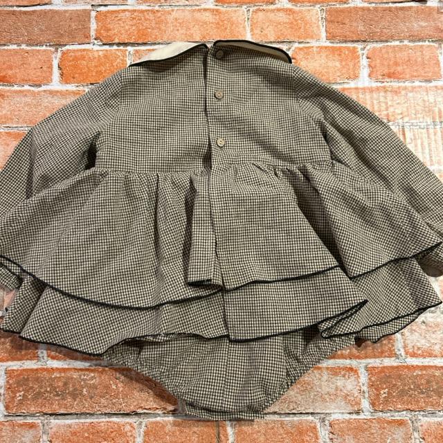 Popelinチェック柄 ロンパース 花刺繍付き襟 18-24m < キッズ/ベビー  Popelinチェック柄 ロンパース 花刺繍付き襟 18-24m < キッズ/ベビーの