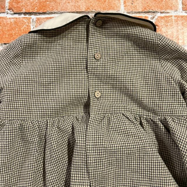 Popelinチェック柄 ロンパース 花刺繍付き襟 18-24m < キッズ/ベビー  Popelinチェック柄 ロンパース 花刺繍付き襟 18-24m < キッズ/ベビーの