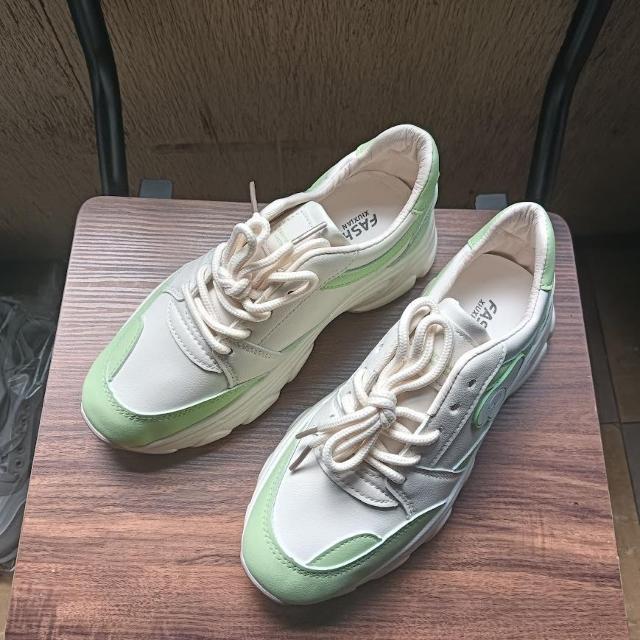 新品 23cm レディース スニーカー ホワイト シューズ 靴 厚底 身長アップ < 女性ファッション  新品 23cm レディース スニーカー ホワイト シューズ 靴 厚底 身長アップ  < 女性ファッションの