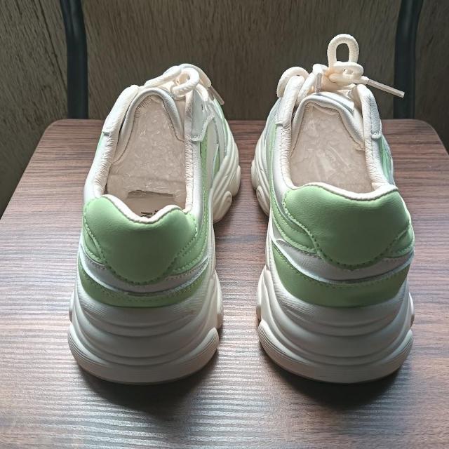 新品 23cm レディース スニーカー ホワイト シューズ 靴 厚底 身長アップ < 女性ファッション  新品 23cm レディース スニーカー ホワイト シューズ 靴 厚底 身長アップ < 女性ファッションの