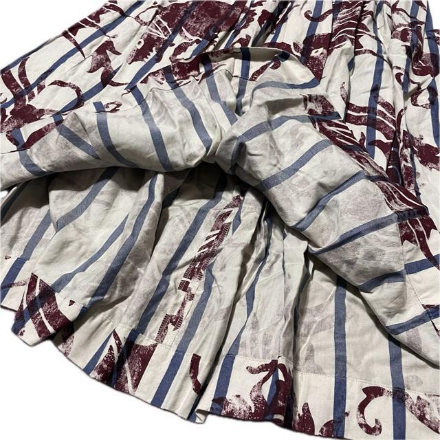 ヴィヴィアンウエストウッド 総柄 コットン 膝丈 フレア スカート < 女性ファッション ヴィヴィアンウエストウッド 総柄 コットン 膝丈 フレア スカート < 女性ファッションの