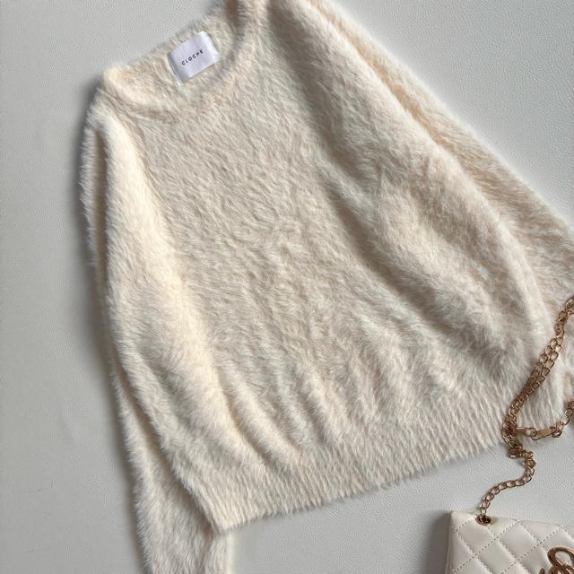 ◆極美品◆クロシェ◆ふわふわシャギーニット◆長袖◆アイボリー白◆Uネック◆M < 女性ファッション ◆極美品◆クロシェ◆ふわふわシャギーニット◆長袖◆アイボリー白◆Uネック◆M < 女性ファッションの