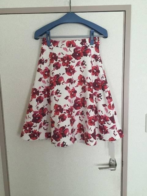 新品スナイデル フラワーミドル丈スカート1 < ブランド  新品スナイデル フラワーミドル丈スカート1 < ブランドの