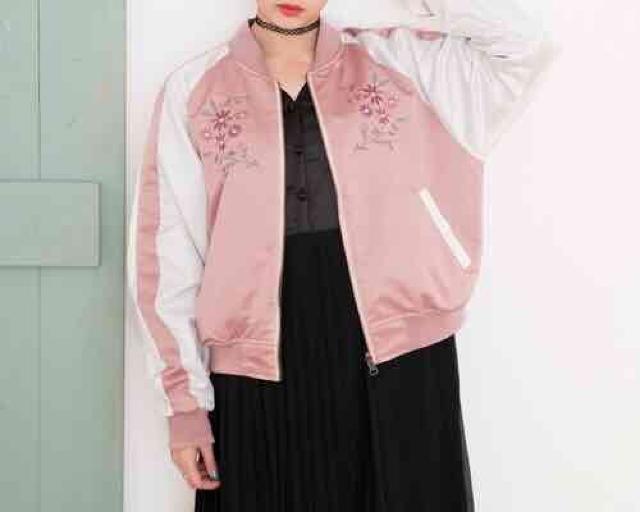 しまむら×mer・花刺繍リバーシブルスカジャン&ブルゾン。ピンク < ブランド しまむら×mer・花刺繍リバーシブルスカジャン&ブルゾン。ピンク < ブランドの