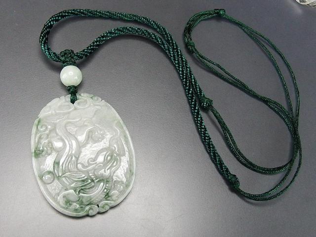 飛龍乗雲彫り良質ひすい本翡翠天然石ネックレス出世仕事運財運 < 男性アクセサリー/時計  飛龍乗雲彫り良質ひすい本翡翠天然石ネックレス出世仕事運財運 < 男性アクセサリー/時計の