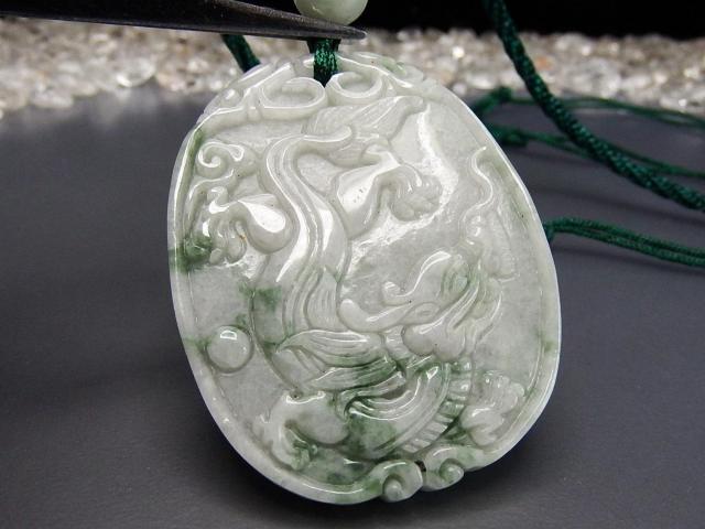 飛龍乗雲彫り良質ひすい本翡翠天然石ネックレス出世仕事運財運 < 男性アクセサリー/時計  飛龍乗雲彫り良質ひすい本翡翠天然石ネックレス出世仕事運財運 < 男性アクセサリー/時計の