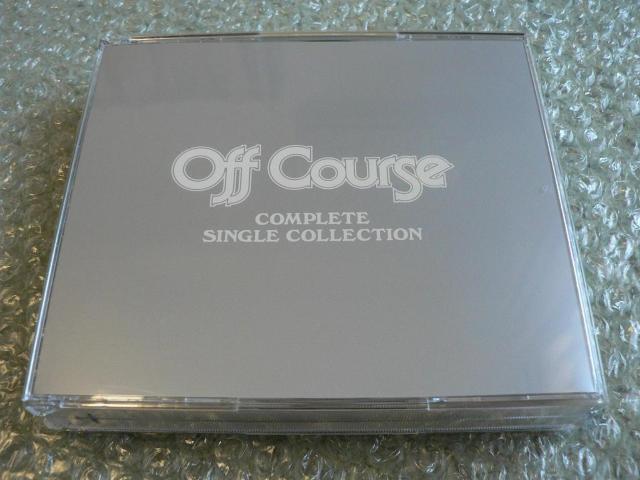 オフコース『COMPLETE SINGLE COLLECTION』コンプリート・シングル・コレクション【5枚組CD】全75曲収録 < タレントグッズ オフコース『COMPLETE SINGLE COLLECTION』コンプリート・シングル・コレクション【5枚組CD】全75曲収録 < タレントグッズの