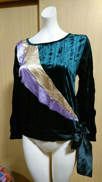 Domiel ベルベット グリーン トップス < 女性ファッション  Domiel ベルベット グリーン トップス  < 女性ファッションの