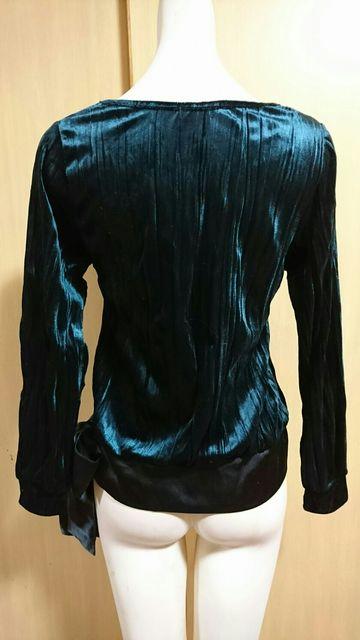 Domiel ベルベット グリーン トップス < 女性ファッション  Domiel ベルベット グリーン トップス < 女性ファッションの