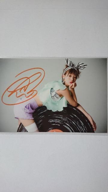 AAA 伊藤千晃 サイン入り ポストカード < タレントグッズ  AAA 伊藤千晃 サイン入り ポストカード  < タレントグッズの