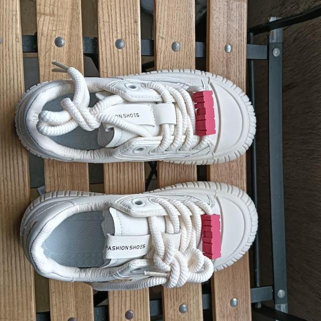 新品 22.5cm レディース スニーカー ホワイト シューズ 靴 厚底 < 女性ファッション  新品 22.5cm レディース スニーカー ホワイト シューズ 靴 厚底 < 女性ファッションの