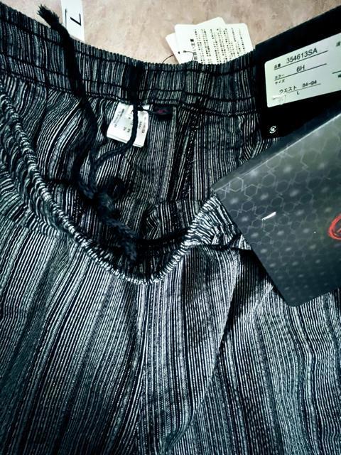 Lサイズ!高貴紳士的!サラッとしじら織り!涼しい素材!和のくつろぎ!ハーフパンツ!両サイド!ポケット付き!濃紺系色合い! < 男性ファッション Lサイズ!高貴紳士的!サラッとしじら織り!涼しい素材!和のくつろぎ!ハーフパンツ!両サイド!ポケット付き!濃紺系色合い! < 男性ファッションの